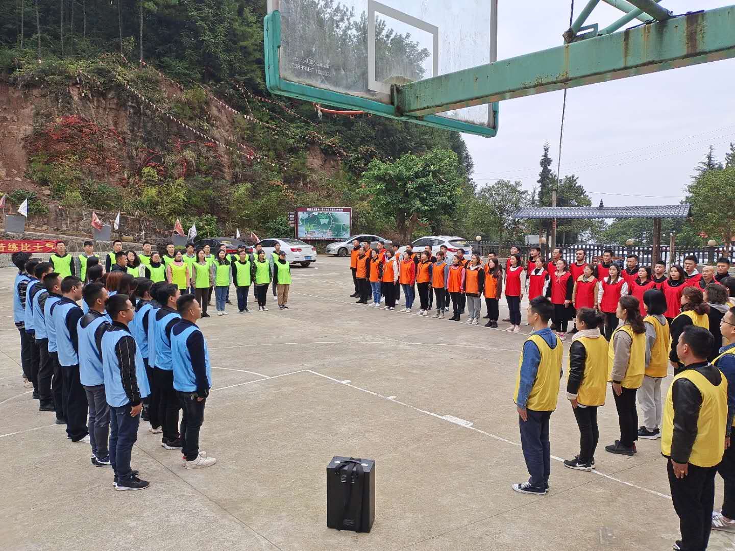 开州装企联盟拓展训练