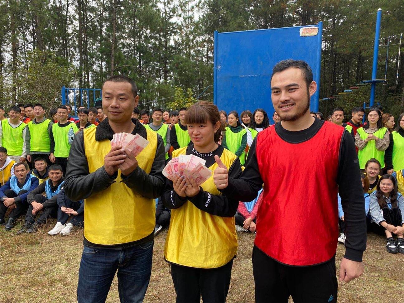 开州装企联盟拓展训练