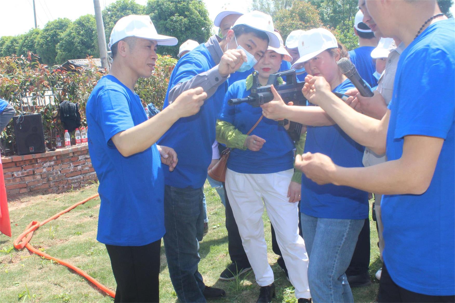 贵州中烟巴中市场拓展训练